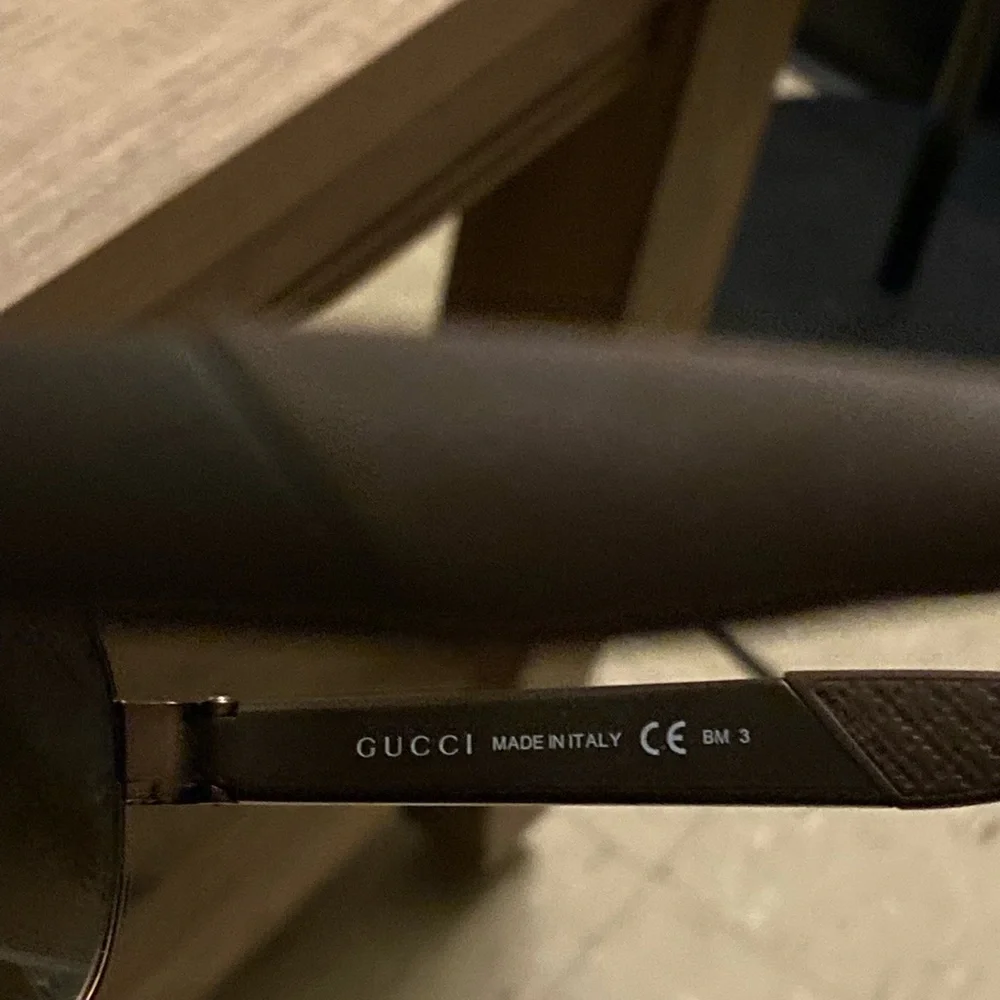 Mens Aviator Gucci glasses and case great condition - Picture 5 of 5